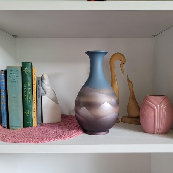 Dreamy 80's Otagiri Hand Painted Mountain Vase - Picture 10 of 10